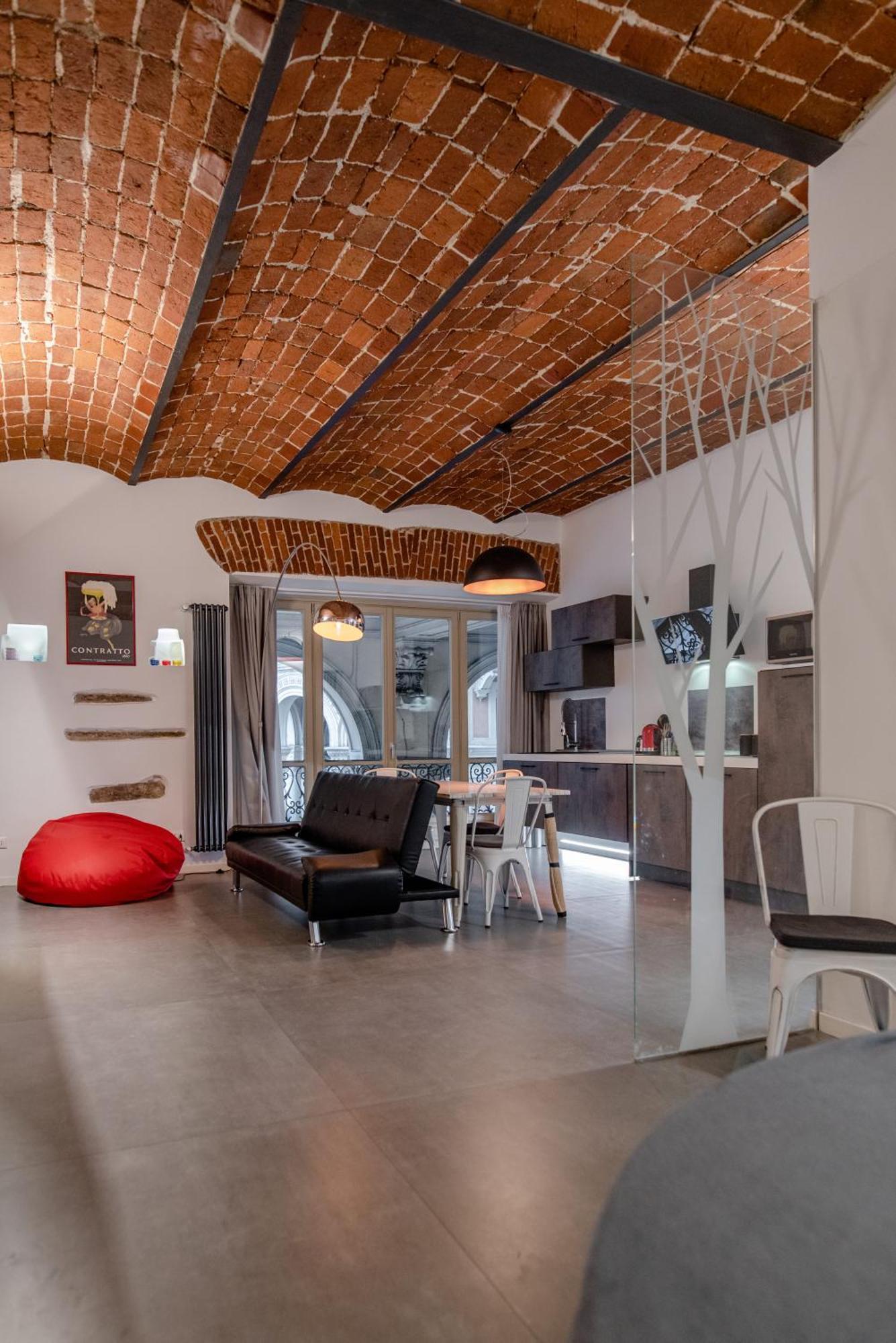 Suite & Queen Apartments Турин Экстерьер фото