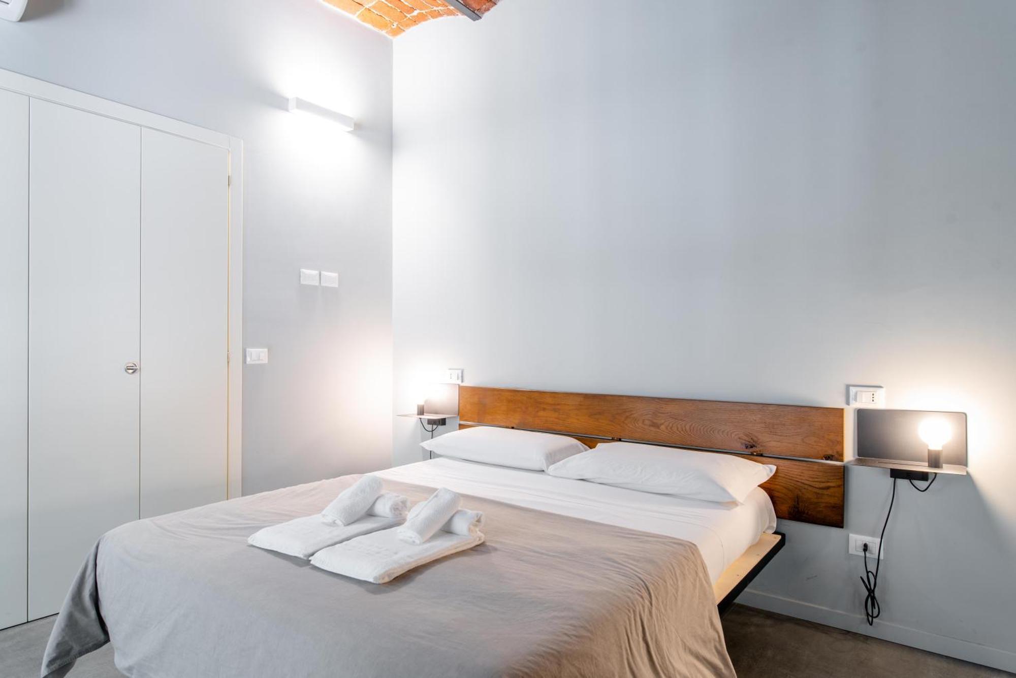 Suite & Queen Apartments Турин Экстерьер фото