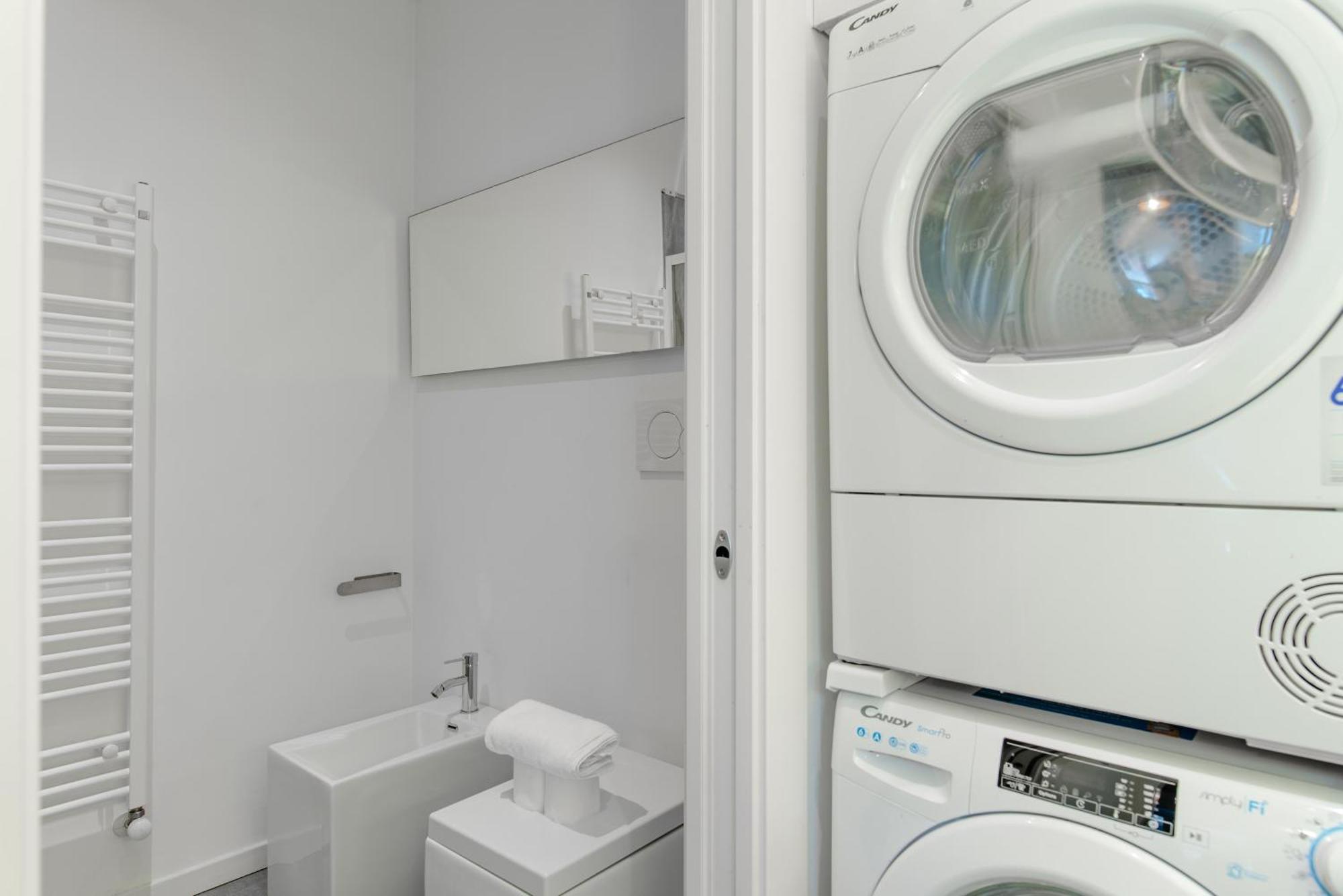 Suite & Queen Apartments Турин Экстерьер фото