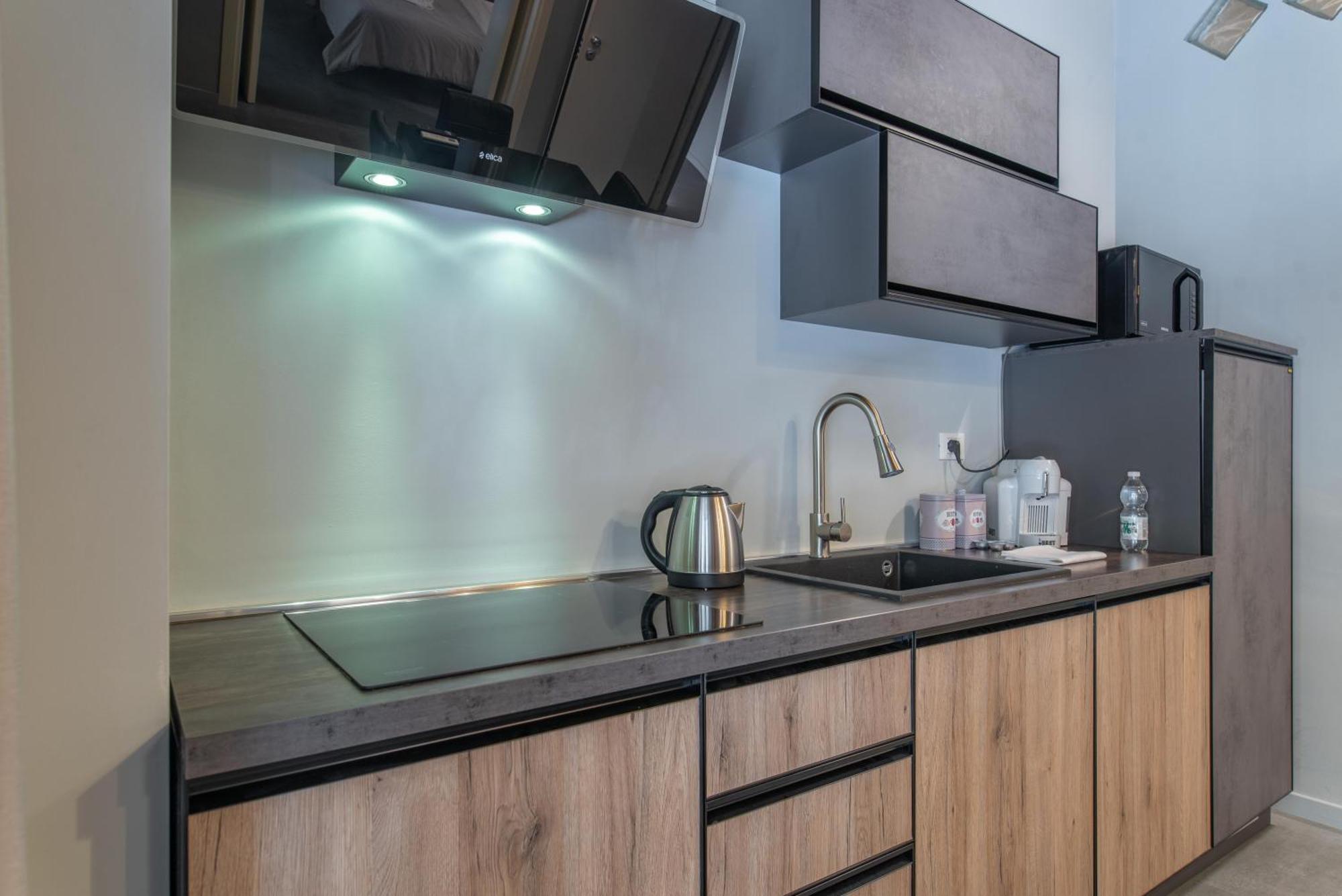 Suite & Queen Apartments Турин Экстерьер фото